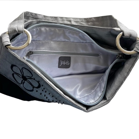 Silver and Black Satin Baguette Bag by Jak’s with flower embroidery details - Picture 5 of 6